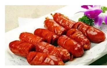 爆料烤肠做法不好的视频,网红爆料烤肠做法，竟隐藏这些食品安全隐患！